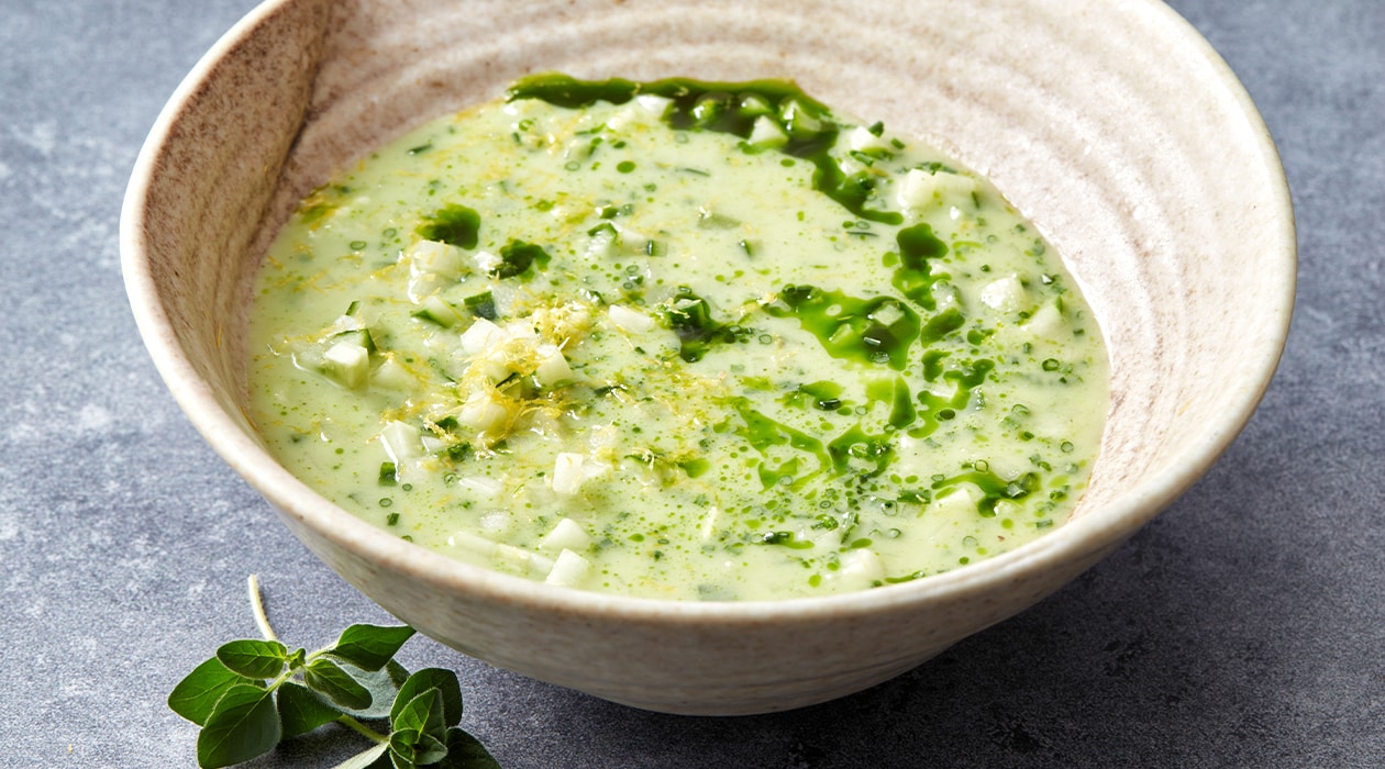 Courgette komkommersoep met citroen en oregano 1